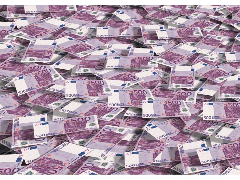 Crestere de peste 500 milioane euro a rezervelor valutare ale BNR